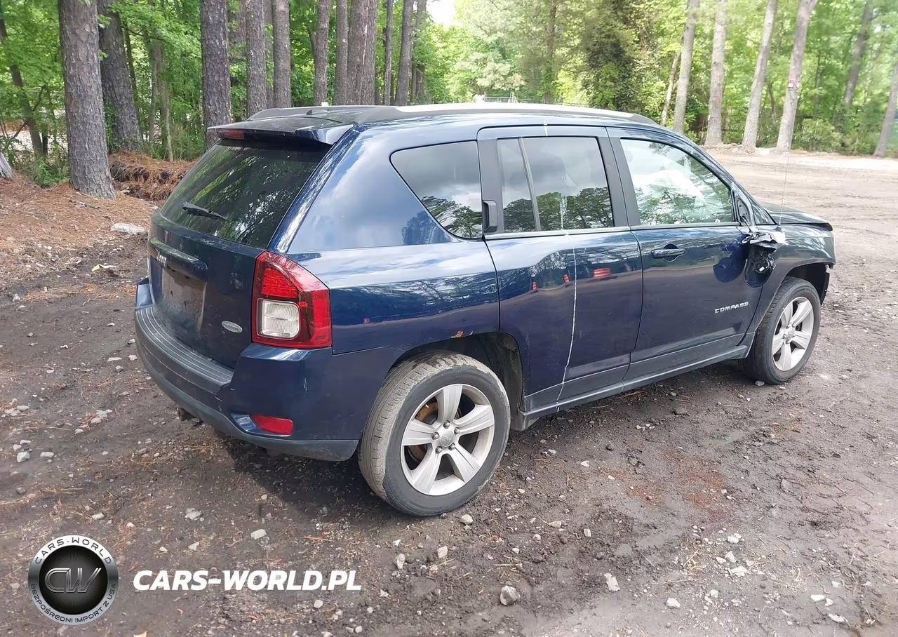 2014 Jeep Compass Latitude VIN:1C4NJDEBXED621542 - 4
