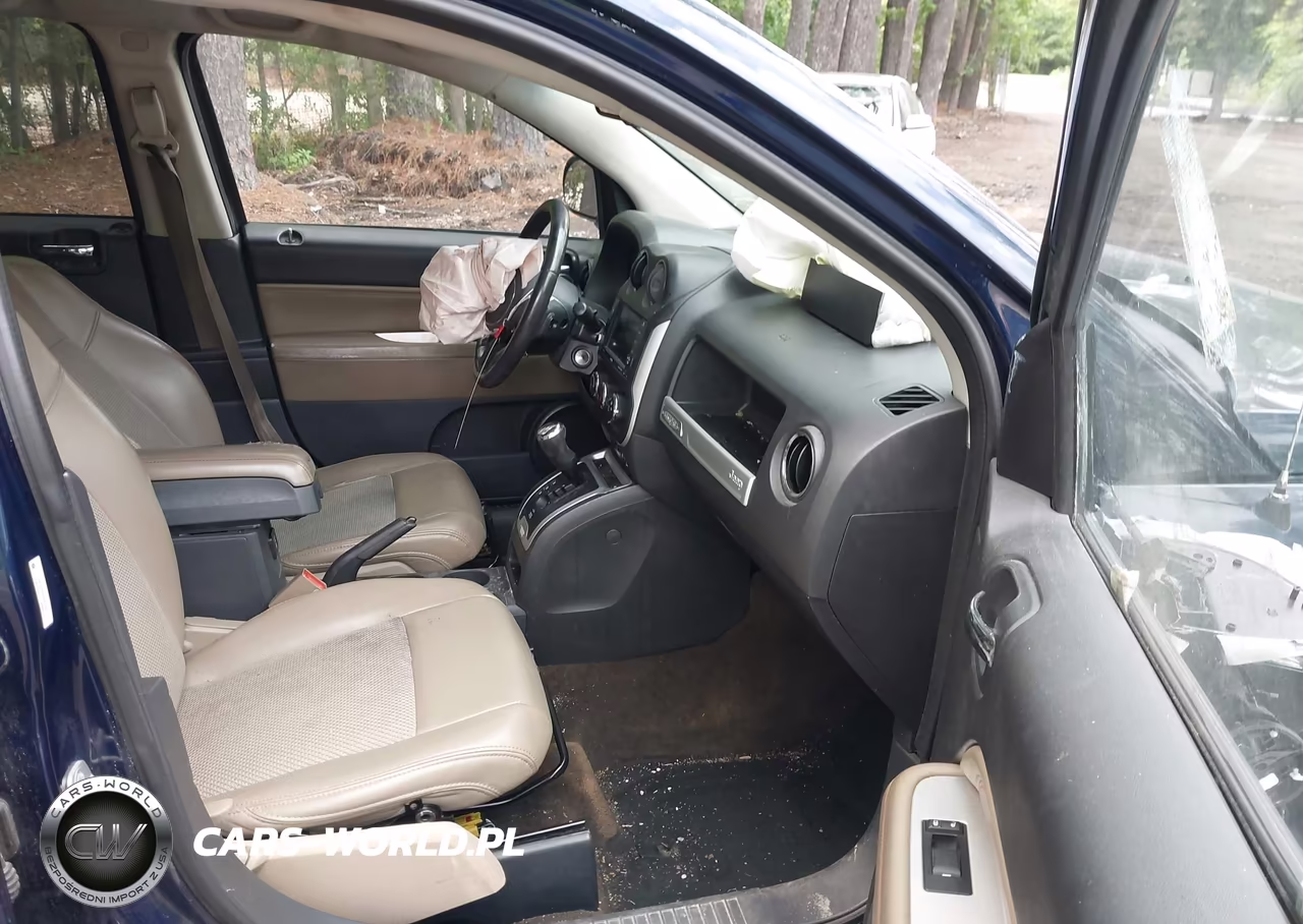 2014 Jeep Compass Latitude VIN:1C4NJDEBXED621542 - 5