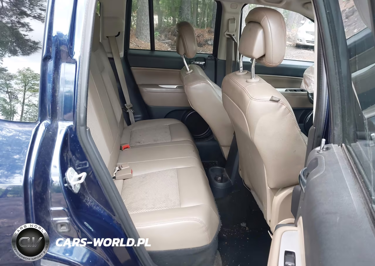 2014 Jeep Compass Latitude VIN:1C4NJDEBXED621542 - 8