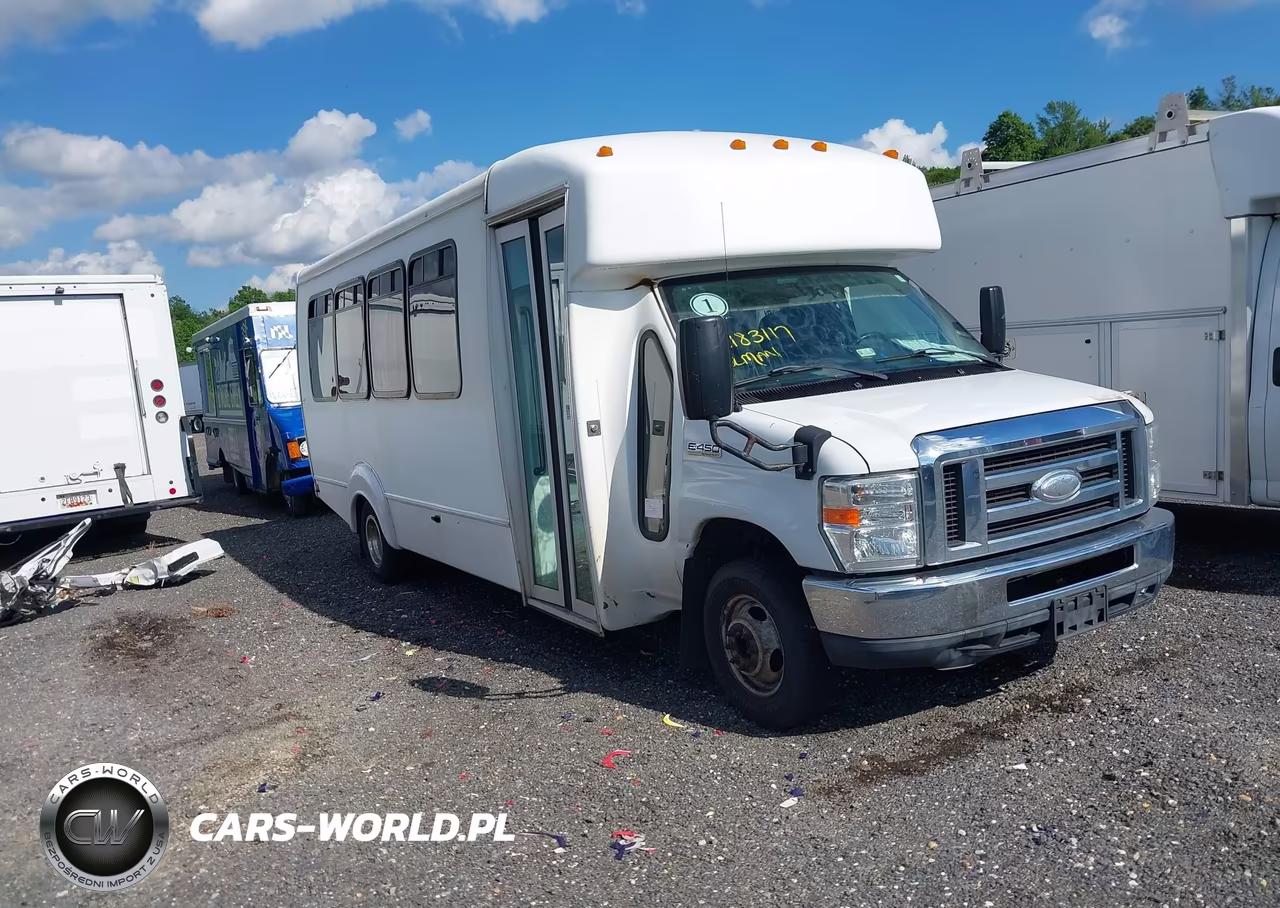 2014 Ford E-450 Cutaway
