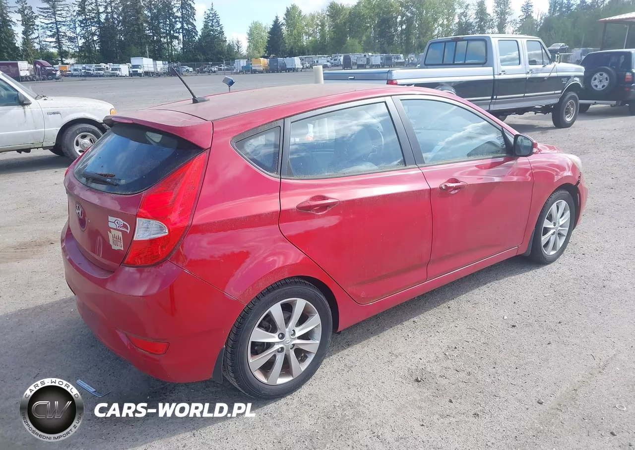 2013 Hyundai Accent Se VIN:KMHCU5AE2DU092294 - 4