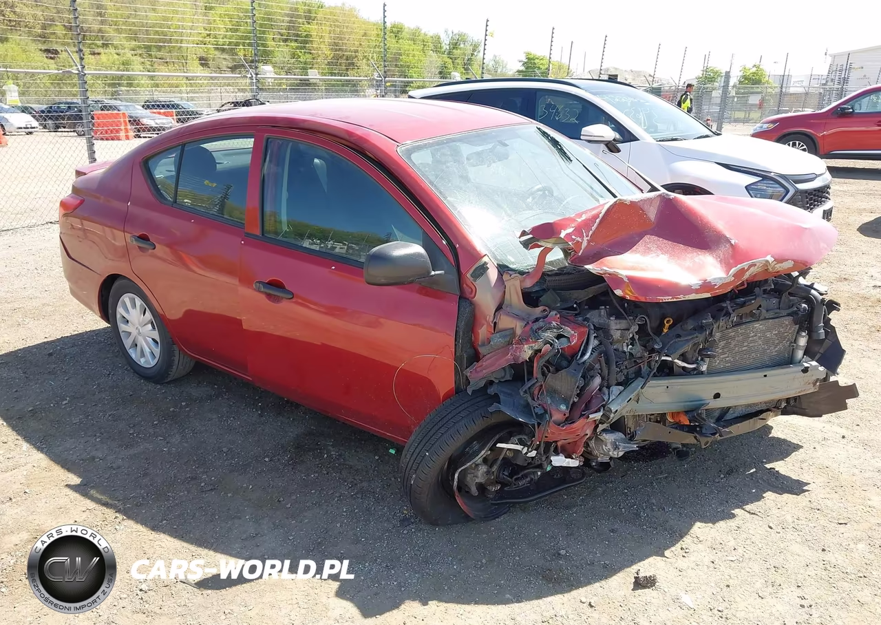 2015 Nissan Versa 1.6 S+
