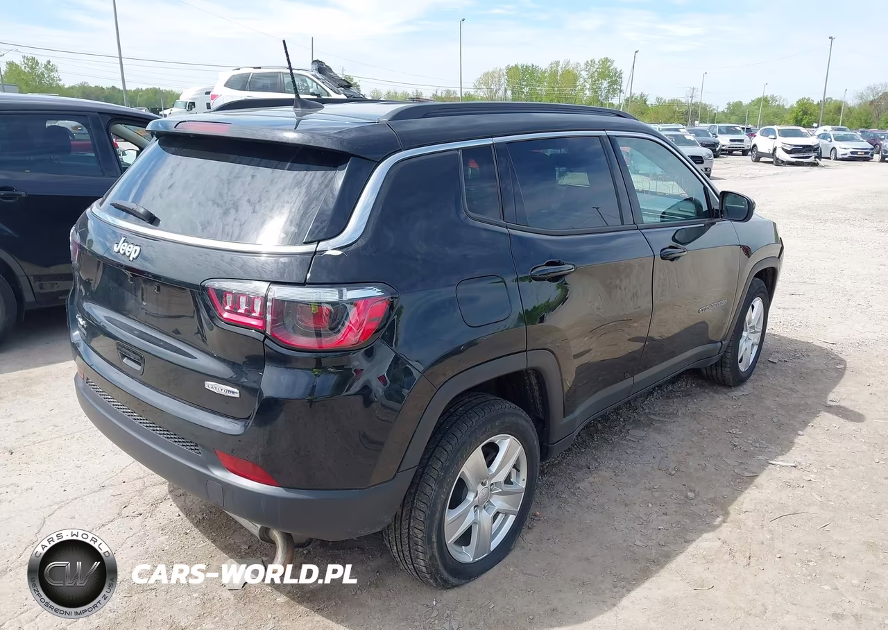 2022 Jeep Compass Latitude 4X4 VIN:3C4NJDBB8NT132250 - 4