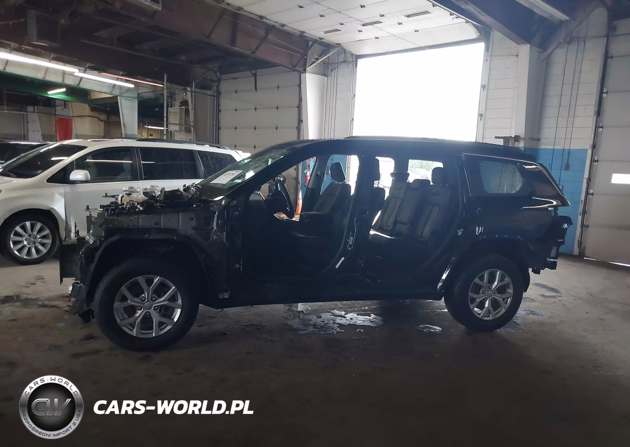 2023 Jeep Grand Cherokee L Limited 4X4 VIN:1C4RJKBG6P8733336 - 14