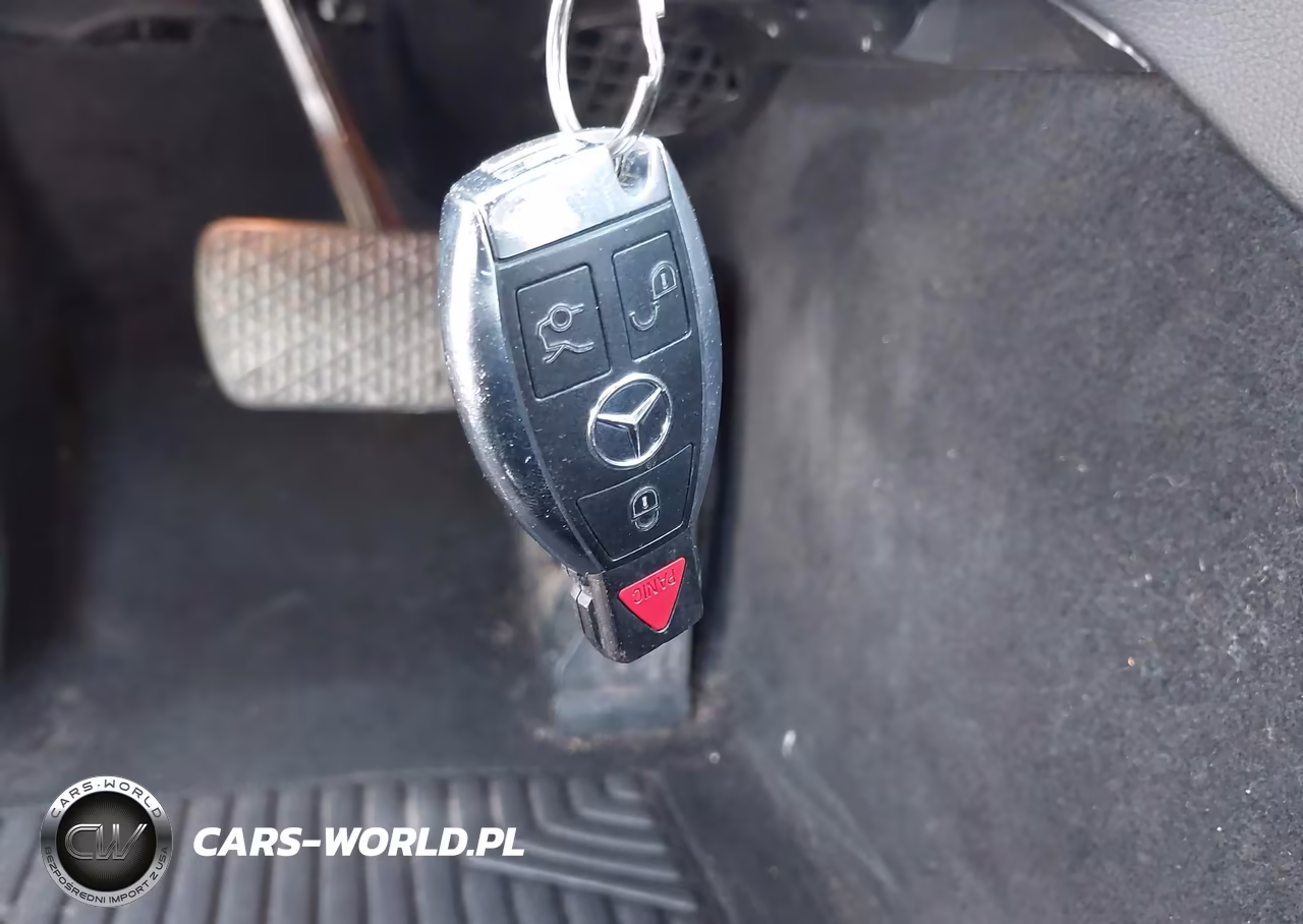 2018 Mercedes-Benz C 300 VIN:55SWF4JB7JU271476 - 11