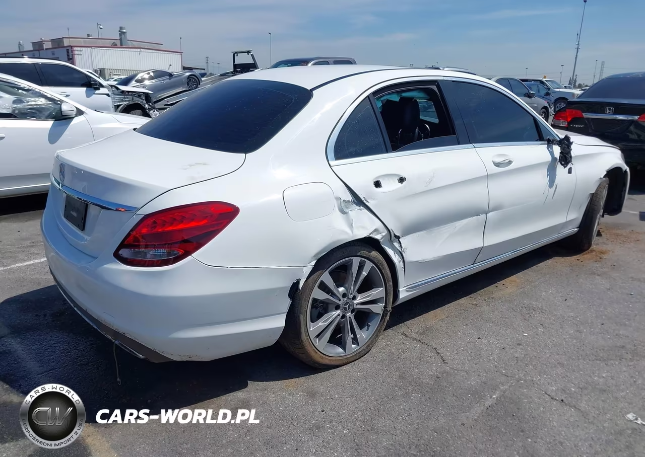 2018 Mercedes-Benz C 300 VIN:55SWF4JB7JU271476 - 4