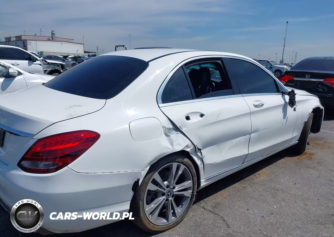 2018 Mercedes-Benz C 300 VIN:55SWF4JB7JU271476 - 6