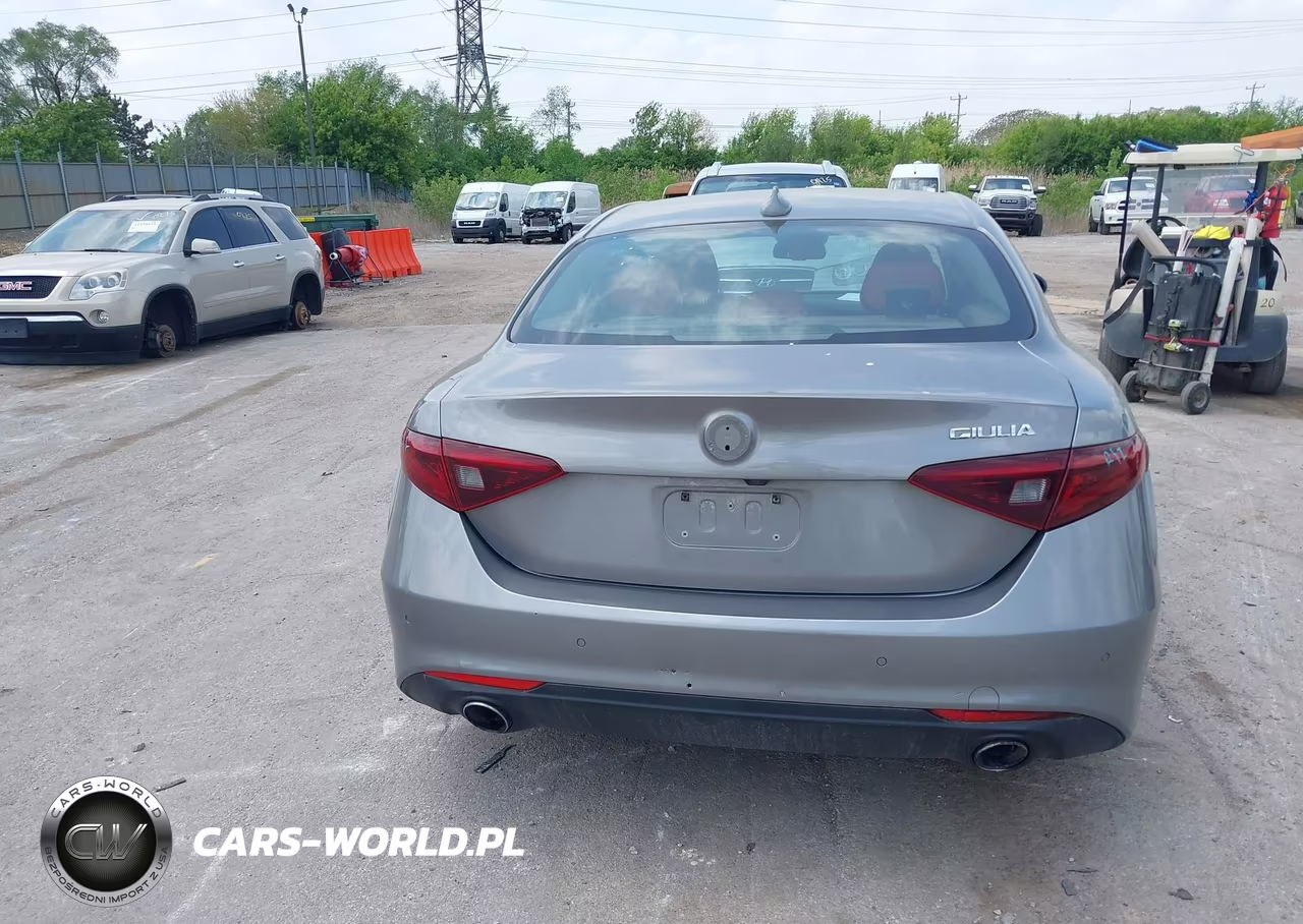 2018 Alfa Romeo Giulia Ti Rwd VIN:ZARFAECNXJ7589715 - 16