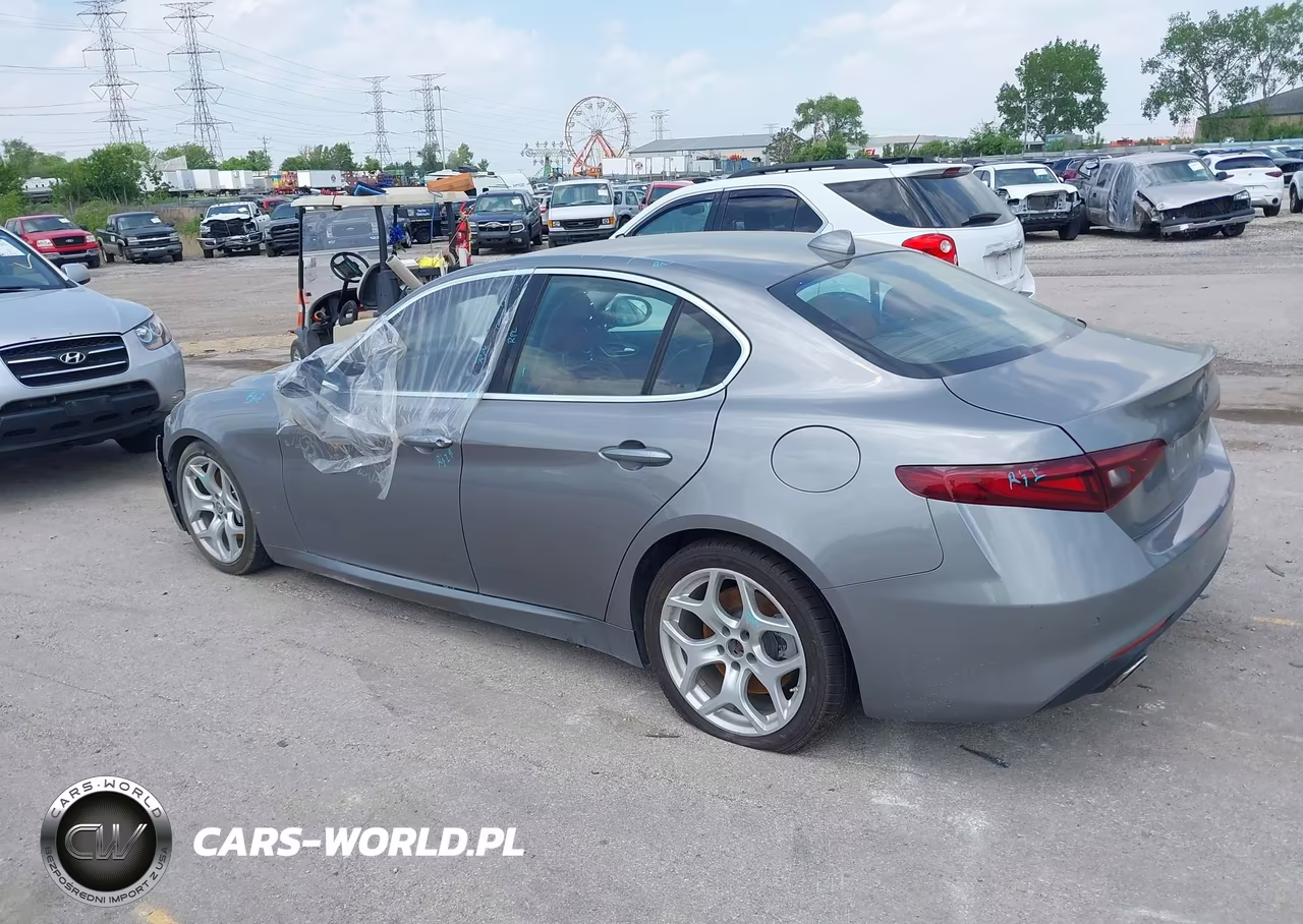2018 Alfa Romeo Giulia Ti Rwd VIN:ZARFAECNXJ7589715 - 3