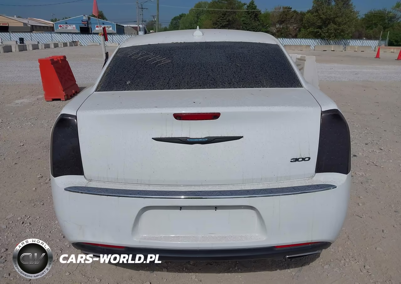 2015 Chrysler 300 Limited VIN:2C3CCARG3FH808409 - 15