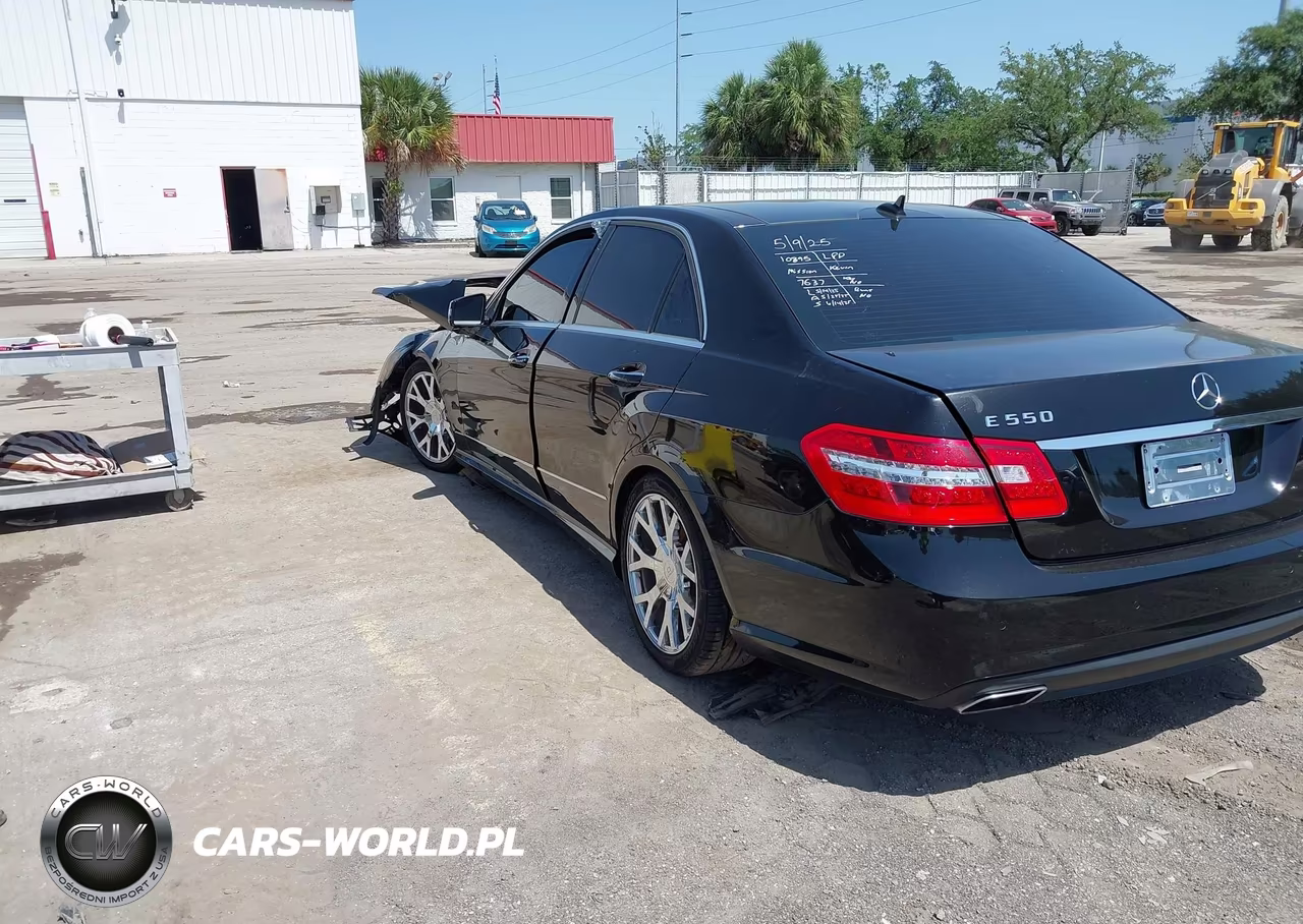 2010 Mercedes-Benz E 550 4Matic VIN:WDDHF9AB2AA147637 - 3