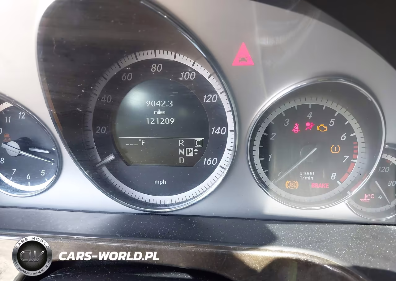 2010 Mercedes-Benz E 550 4Matic VIN:WDDHF9AB2AA147637 - 7