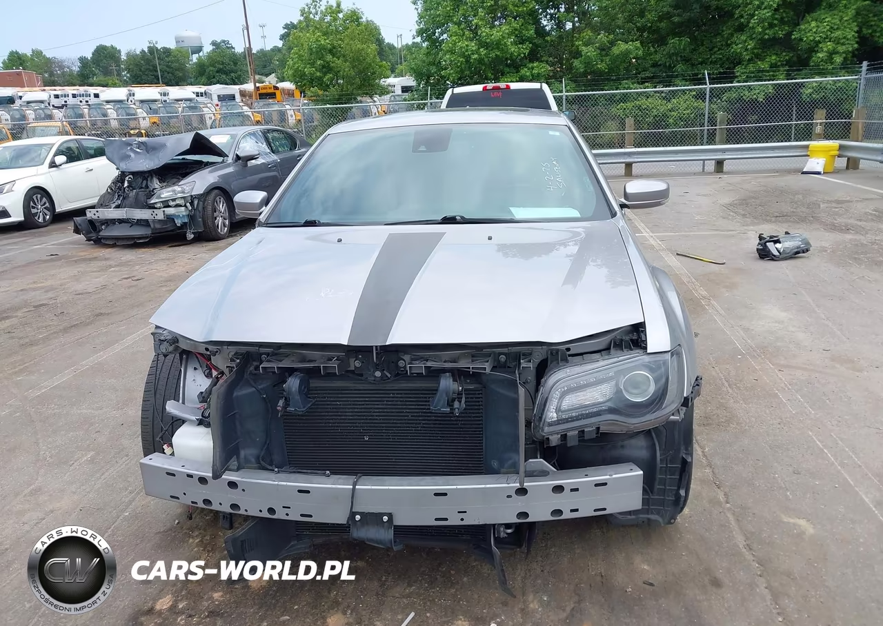 2018 Chrysler 300 300S VIN:2C3CCABG4JH264070 - 13