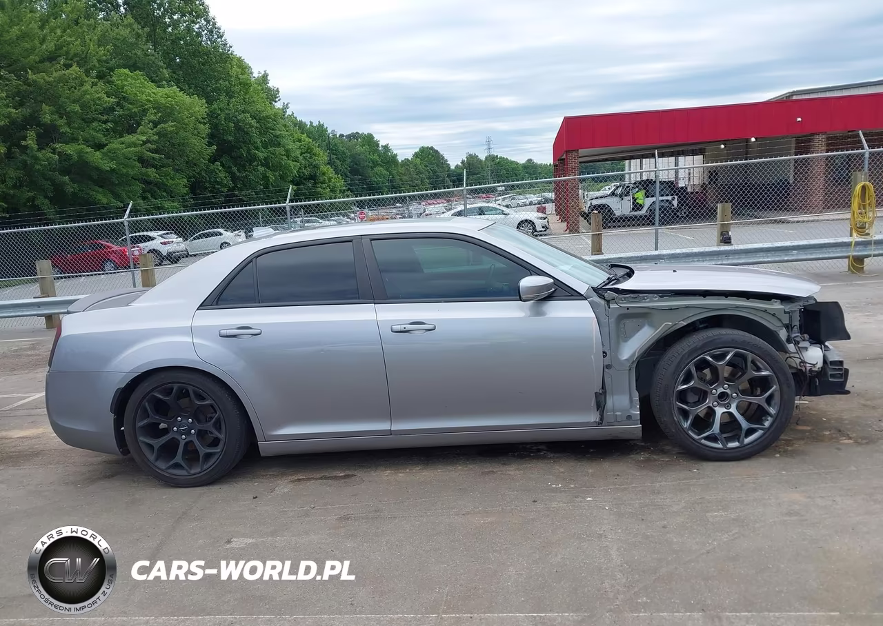 2018 Chrysler 300 300S VIN:2C3CCABG4JH264070 - 14