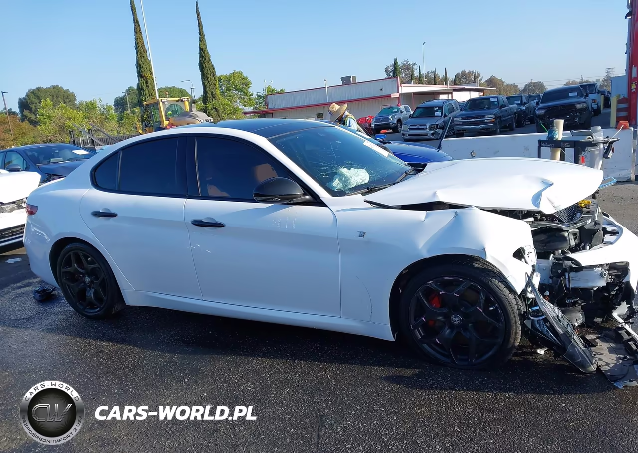 2022 Alfa Romeo Giulia Ti Rwd VIN:ZARFAMBN9N7660565 - 14