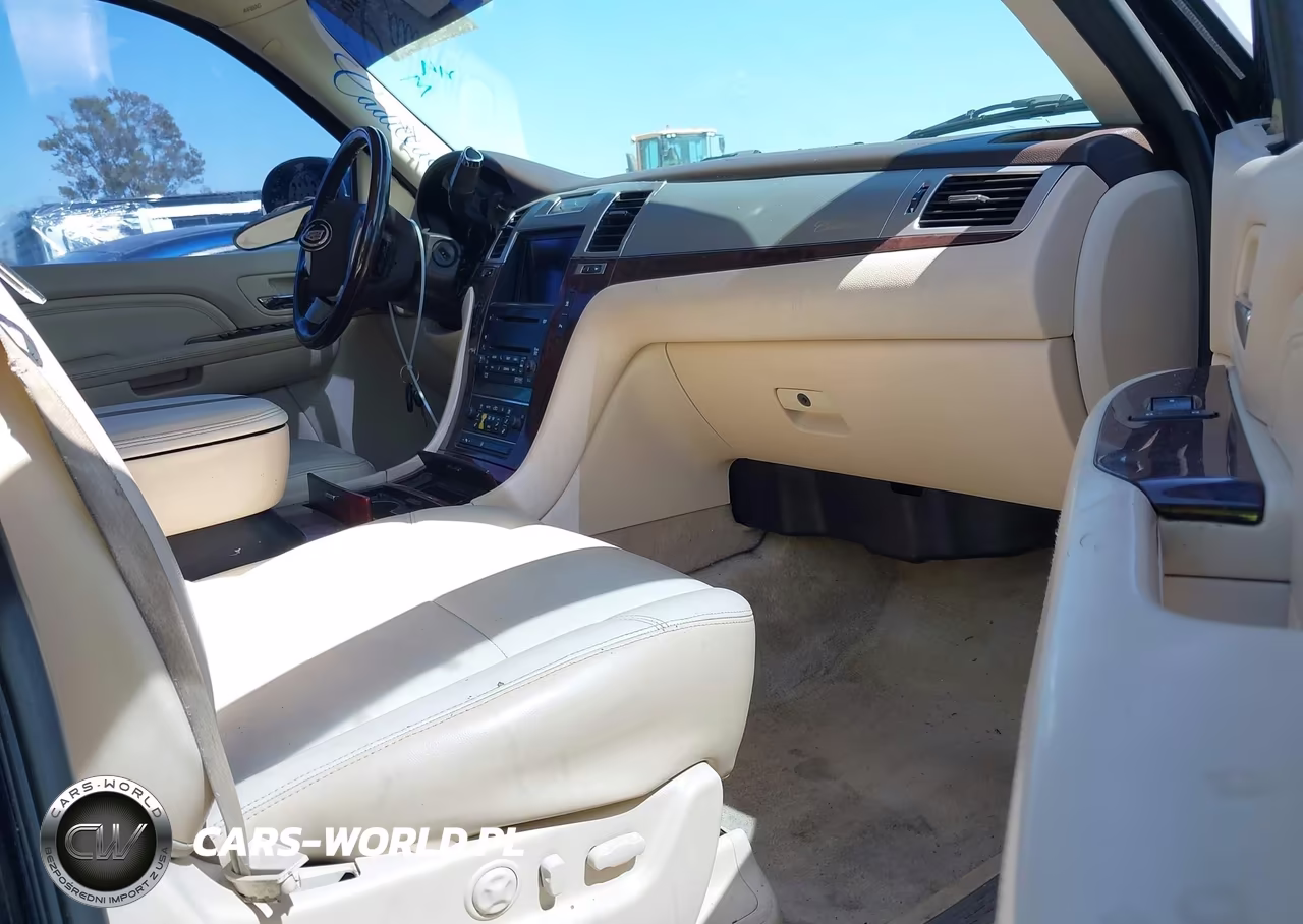 2007 Cadillac Escalade Standard VIN:1GYFK63807R210638 - 5