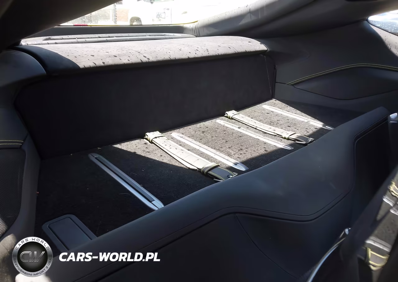 2018 Ferrari 812 Superfast VIN:ZFF83CLA6J0233240 - 8