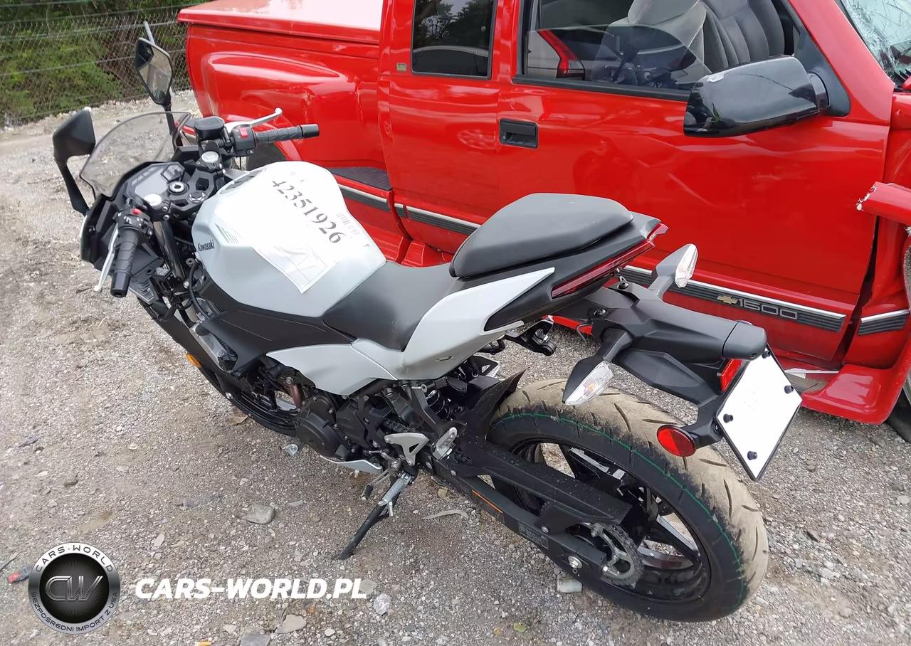 2025 Kawasaki Ex500 VIN:ML5EXGG15SDA37417 - 3