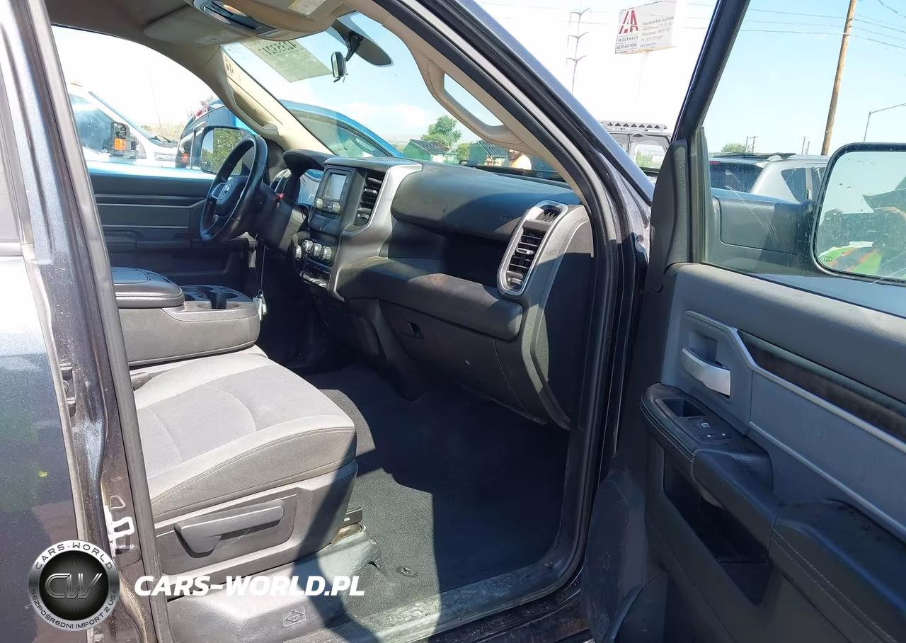 2019 Ram 2500 Big Horn 4X4 6'4 Box VIN:3C6UR5DJ4KG666629 - 5