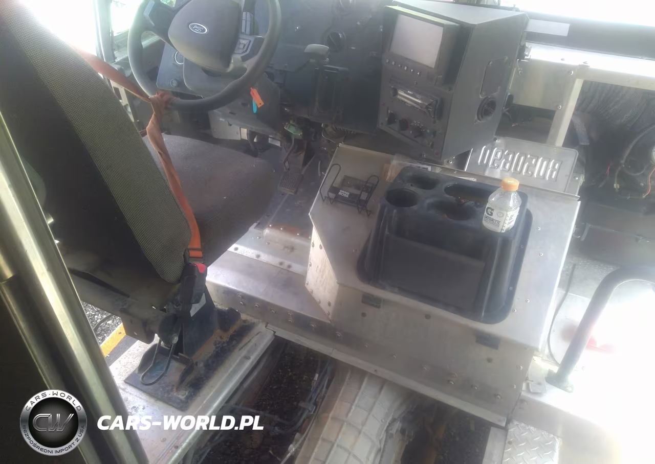 2022 Ford F-59 Commercial Stripped VIN:1F65F5KN4N0A12060 - 5