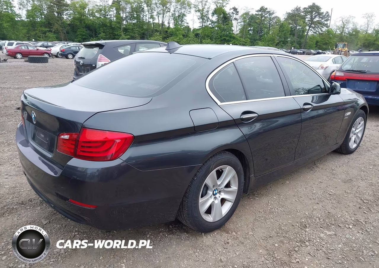 2012 BMW 528I xDrive VIN:WBAXH5C53CDW07225 - 4