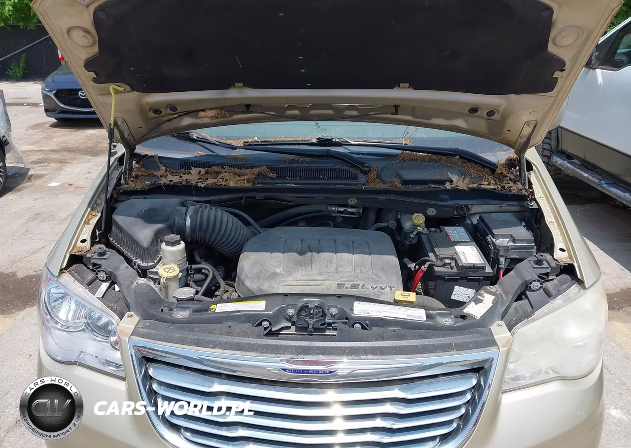 2011 Chrysler Town & Country Touring VIN:2A4RR5DG5BR615308 - 10
