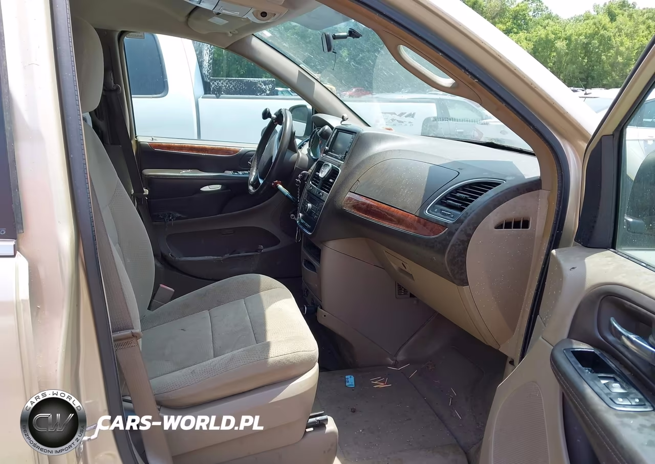 2011 Chrysler Town & Country Touring VIN:2A4RR5DG5BR615308 - 5