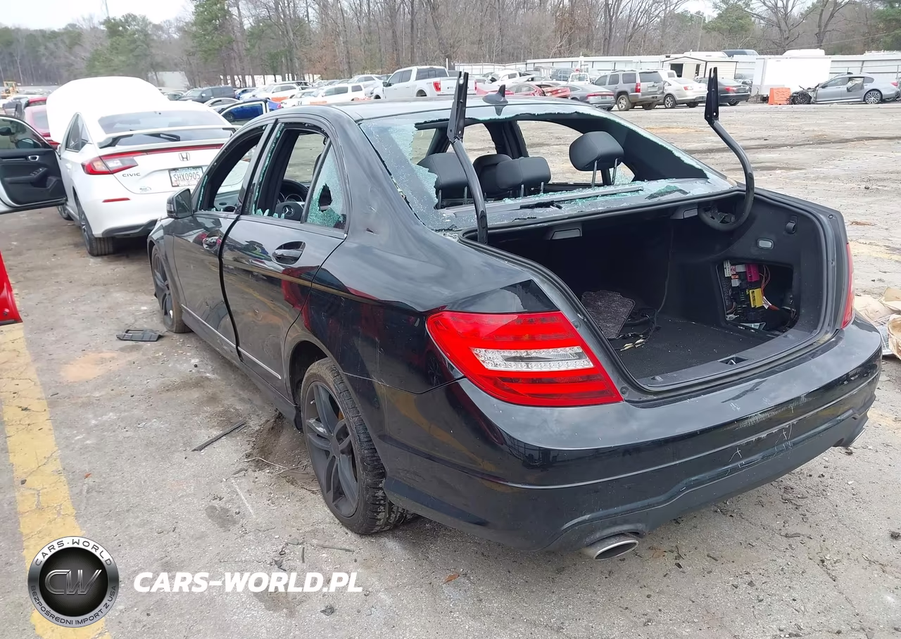 2013 Mercedes-Benz C 300 Luxury 4Matic-Sport 4Matic VIN:WDDGF8AB3DA811048 - 3