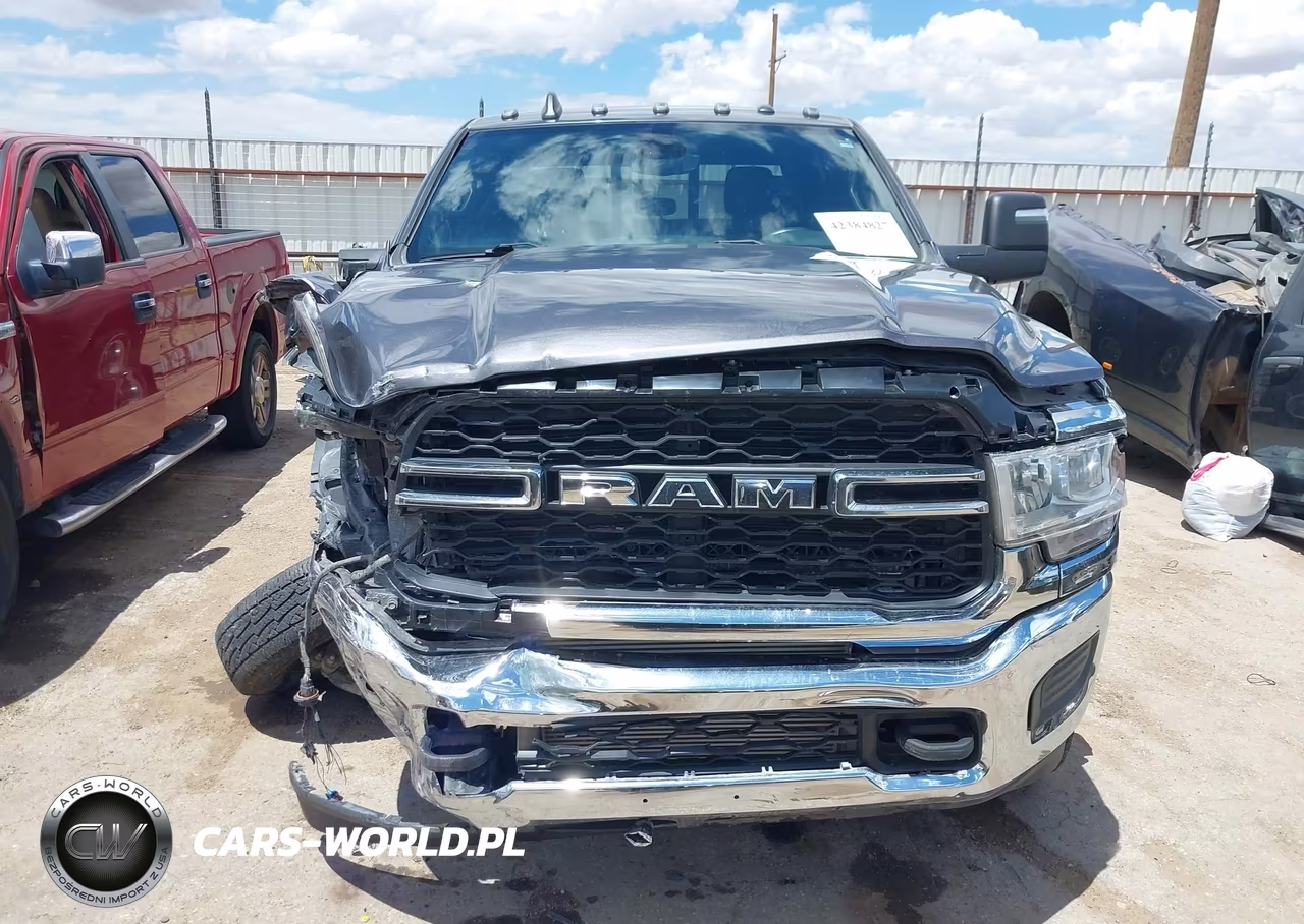 2023 Ram 3500 Tradesman 4X4 8' Box VIN:3C63RRGL8PG623791 - 12