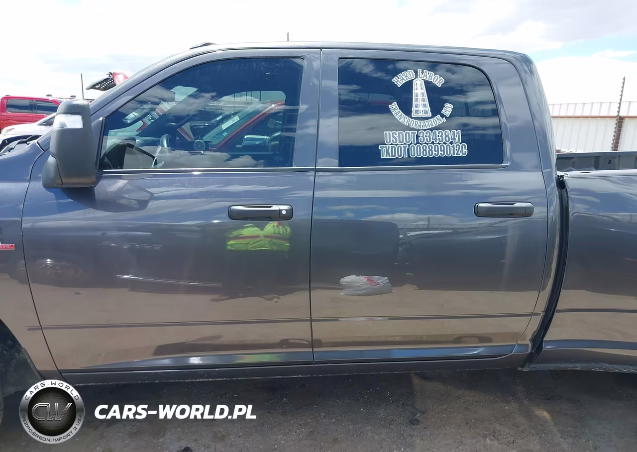 2023 Ram 3500 Tradesman 4X4 8' Box VIN:3C63RRGL8PG623791 - 14