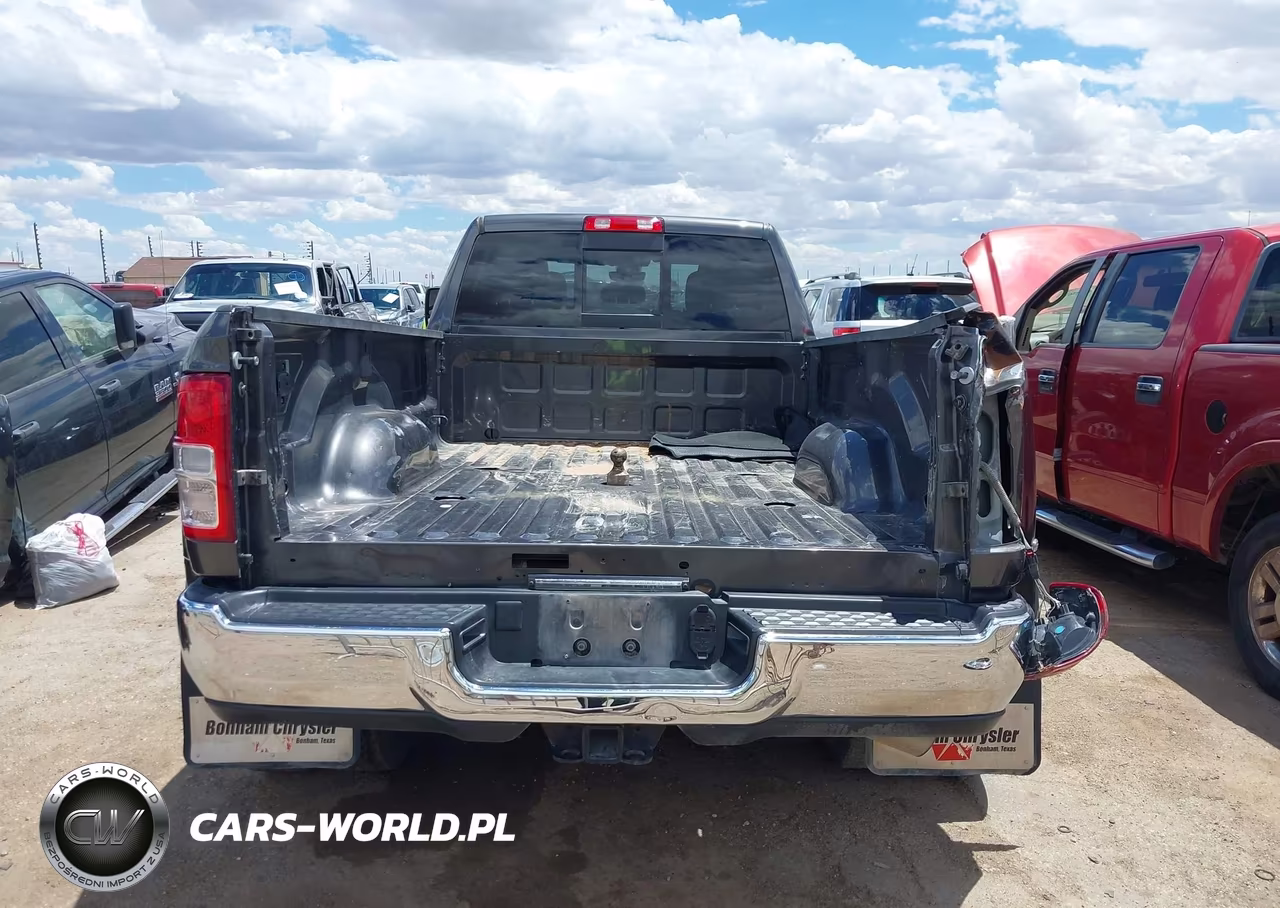 2023 Ram 3500 Tradesman 4X4 8' Box VIN:3C63RRGL8PG623791 - 15