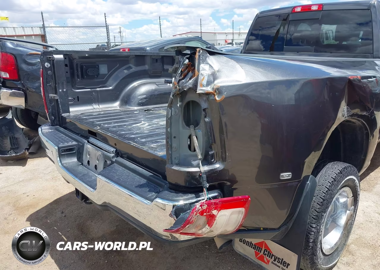 2023 Ram 3500 Tradesman 4X4 8' Box VIN:3C63RRGL8PG623791 - 16