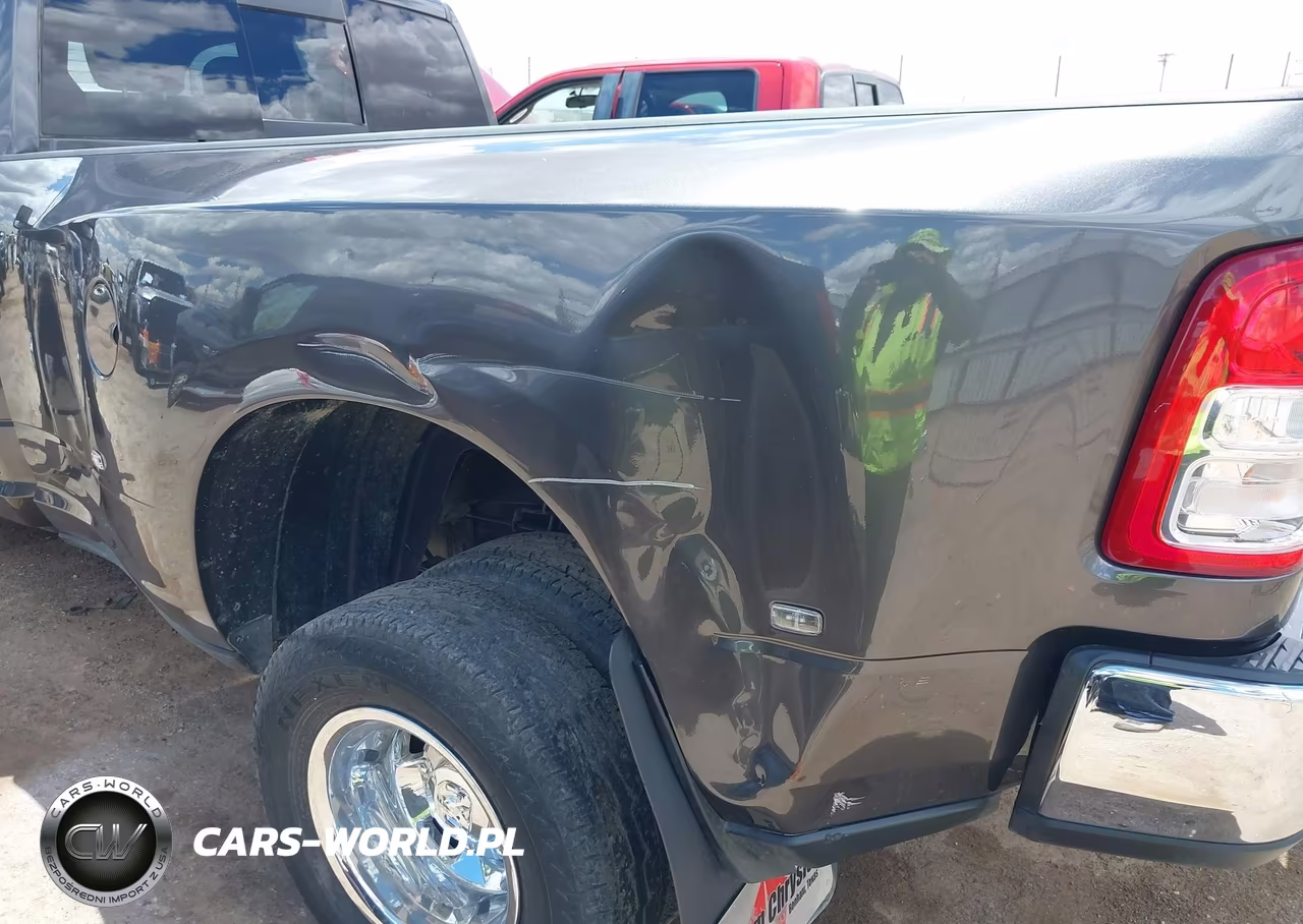 2023 Ram 3500 Tradesman 4X4 8' Box VIN:3C63RRGL8PG623791 - 17