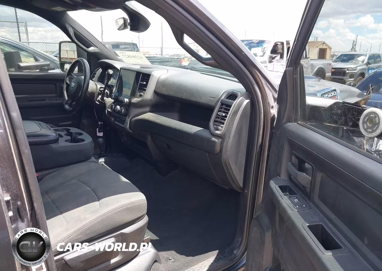 2023 Ram 3500 Tradesman 4X4 8' Box VIN:3C63RRGL8PG623791 - 7