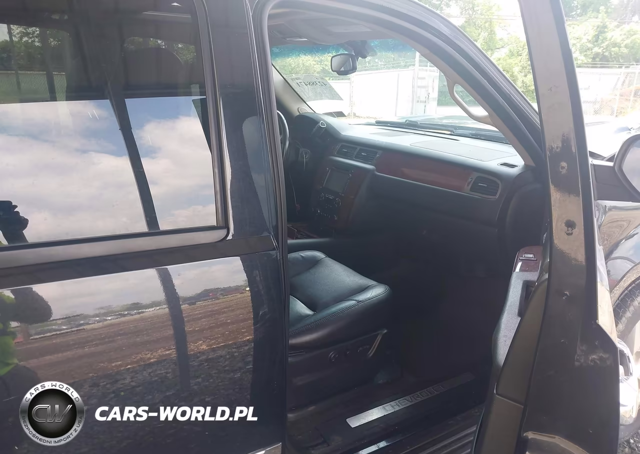 2013 Chevrolet Tahoe Ltz VIN:1GNSKCE06DR177092 - 5