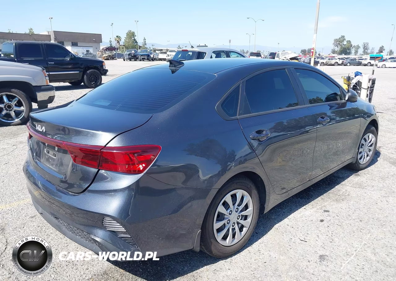 2023 Kia Forte Lx VIN:3KPF24AD7PE520601 - 4
