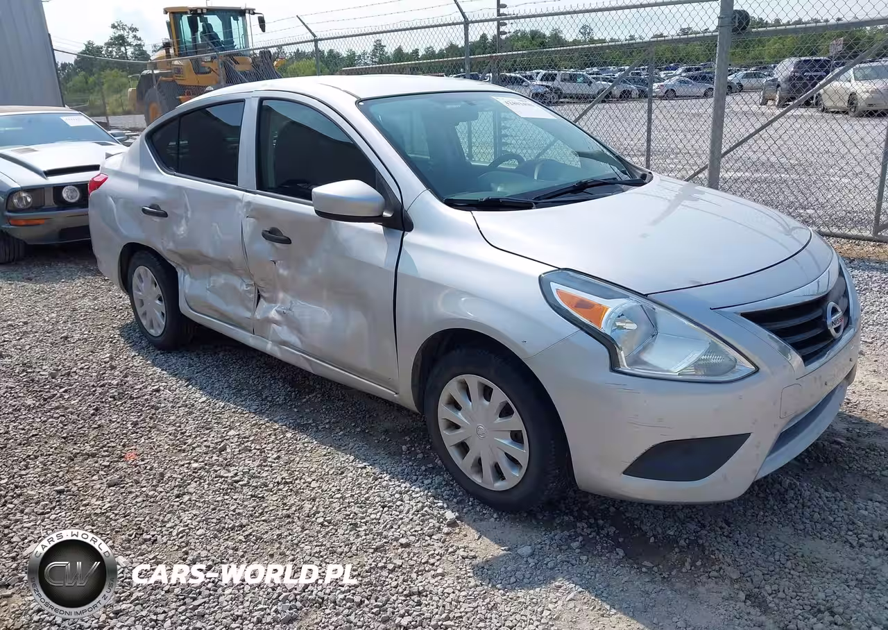 2016 Nissan Versa 1.6 S+