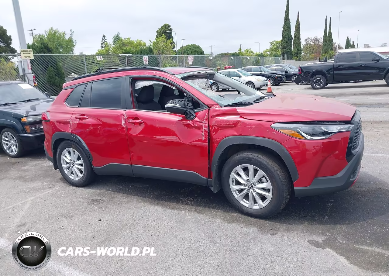 2024 Toyota Corolla Cross Le VIN:7MUBAAAG2RV104982 - 13