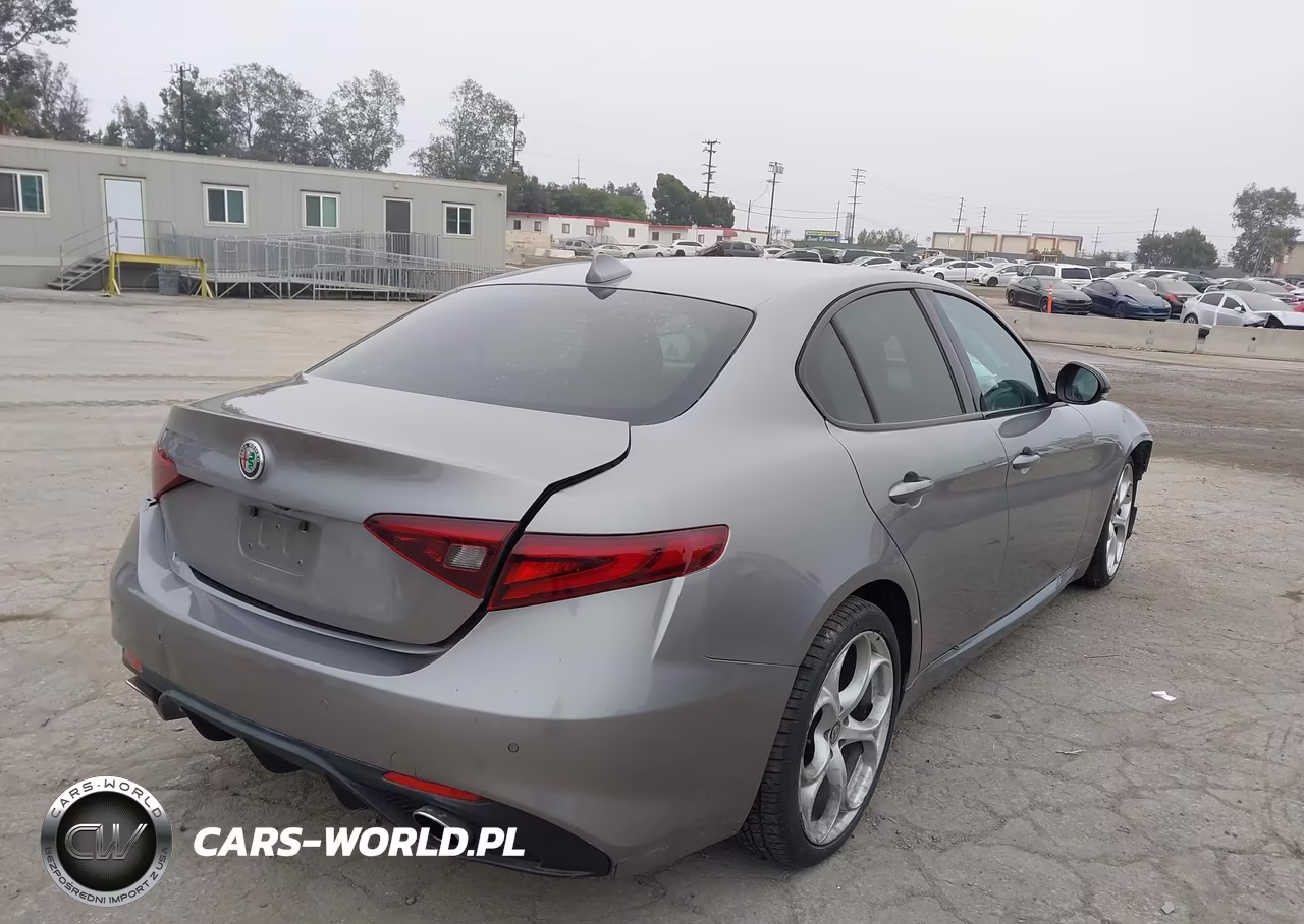 2019 Alfa Romeo Giulia Ti Sport Rwd VIN:ZARFAMBNXK7612360 - 4