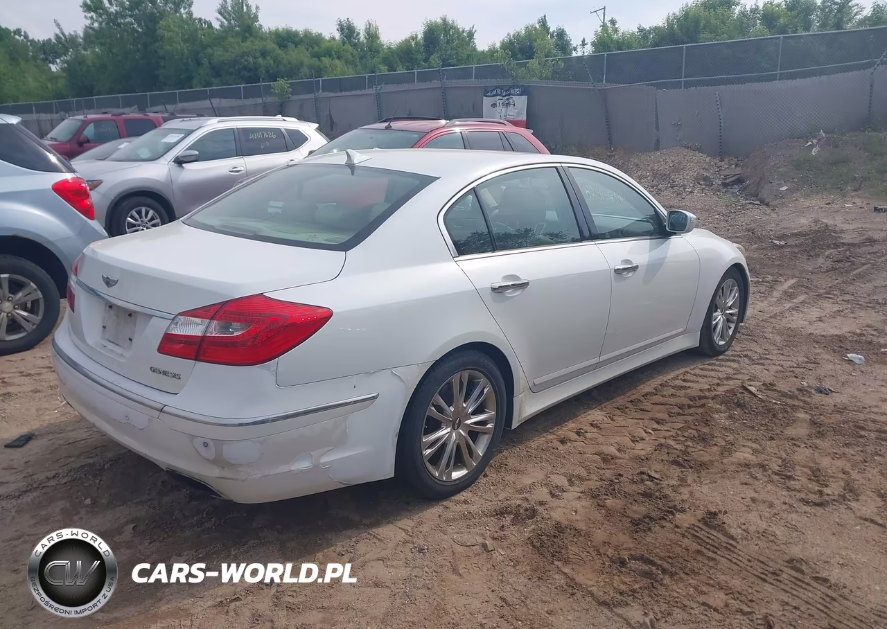 2012 Hyundai Genesis 3.8 VIN:KMHGC4DD5CU167103 - 4