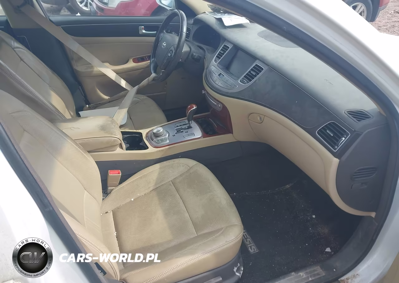 2012 Hyundai Genesis 3.8 VIN:KMHGC4DD5CU167103 - 5