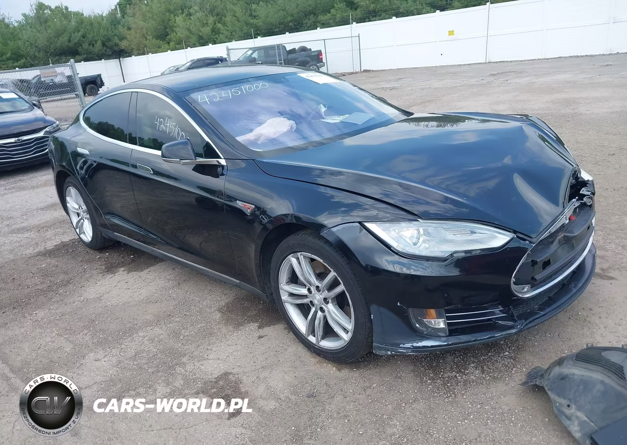 2013 Tesla Model S – zdjęcie 1 z 10