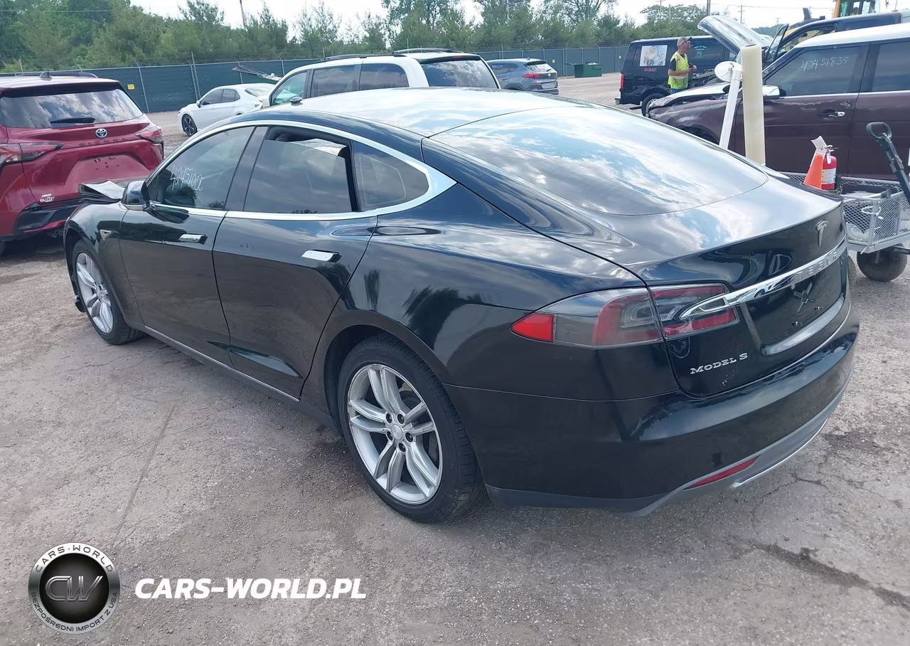2013 Tesla Model S VIN:5YJSA1CG1DFP07524 - 3