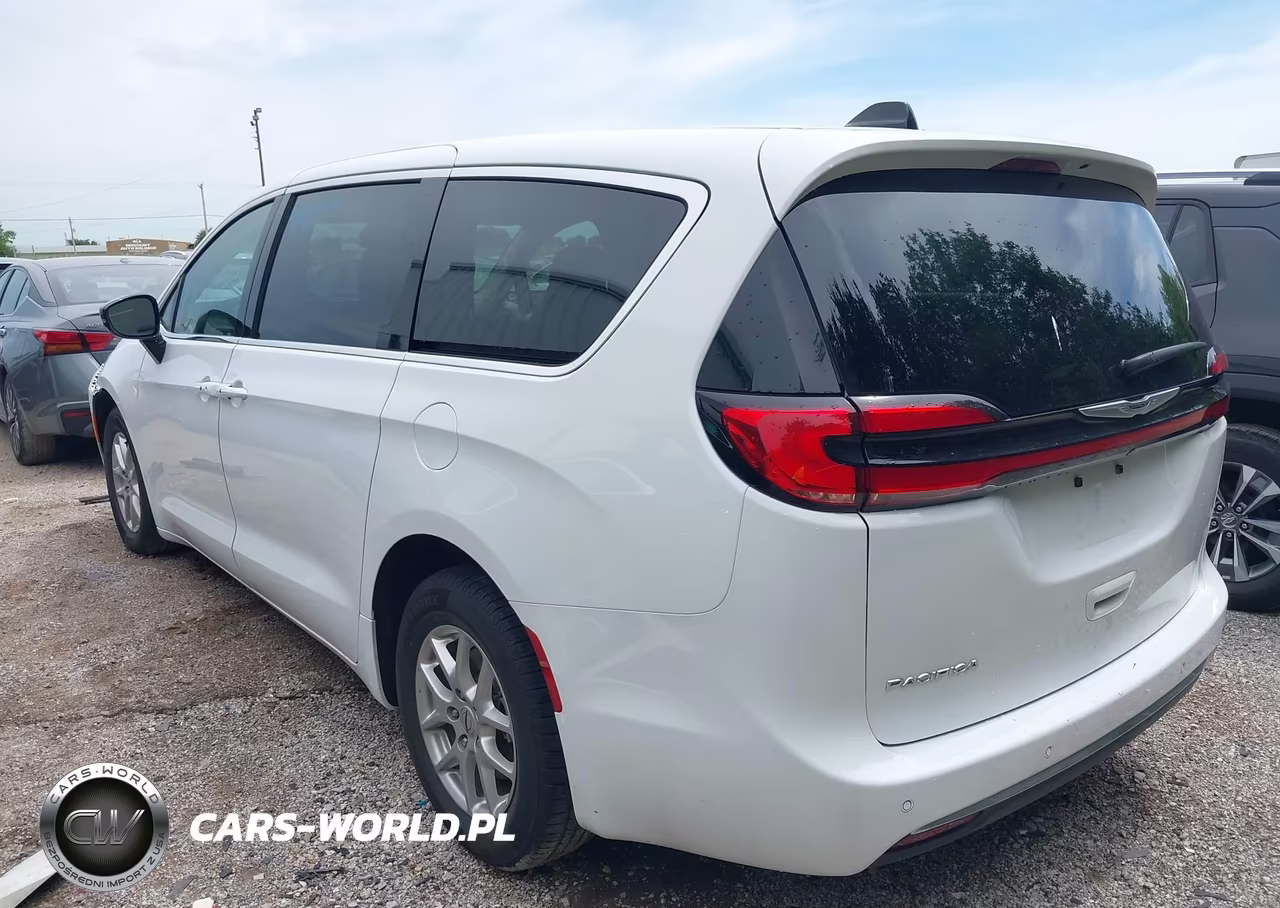 2024 CHRYSLER PACIFICA TOURING L VIN:2C4RC1BG2RR149902 - 3