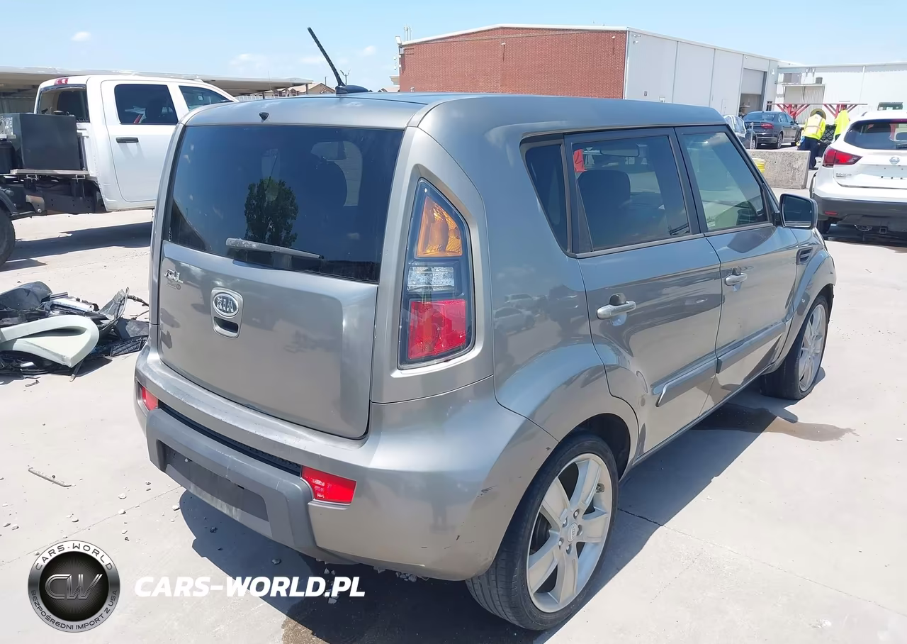 2011 Kia Soul ! VIN:KNDJT2A21B7213234 - 4