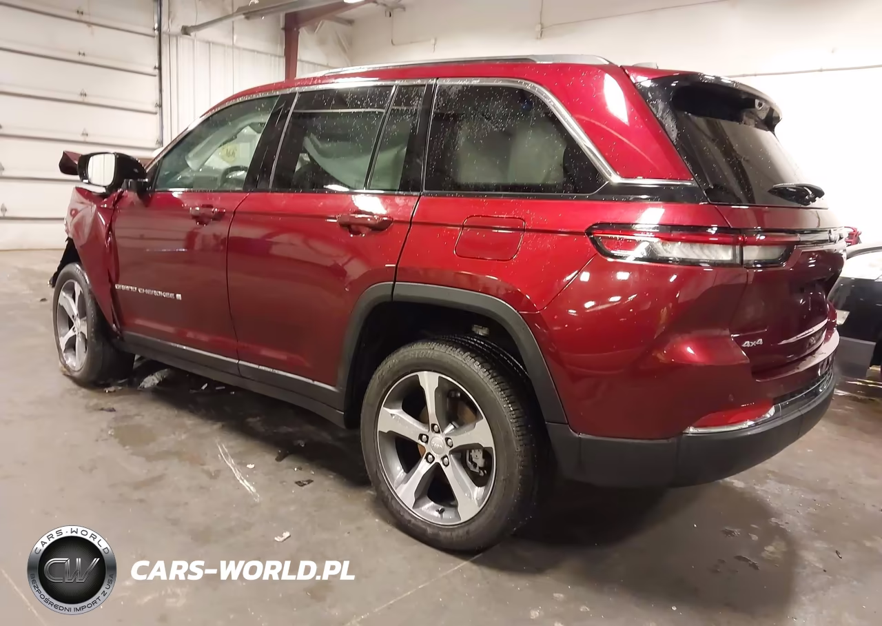 2025 Jeep Grand Cherokee Limited 4X4 VIN:1C4RJHBG0SC309630 - 3