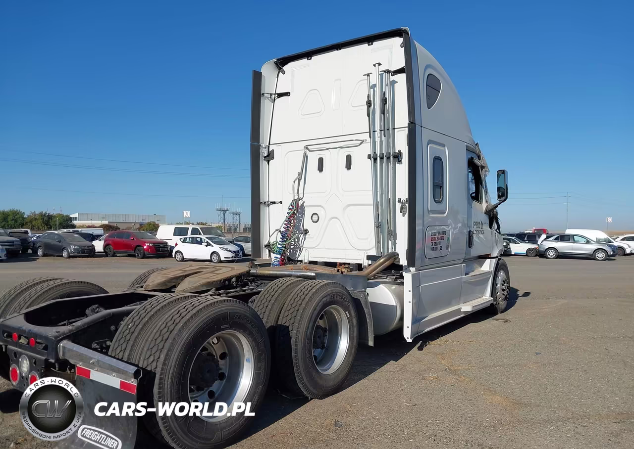 2023 Freightliner New Cascadia 126 VIN:3AKJHHDRXPSUM7235 - 4