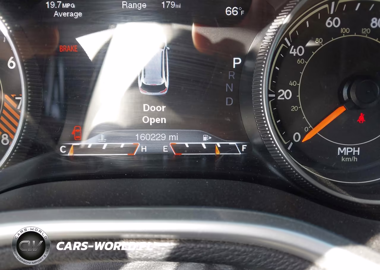 2015 Jeep Cherokee Trailhawk VIN:1C4PJMBS8FW735607 - 15