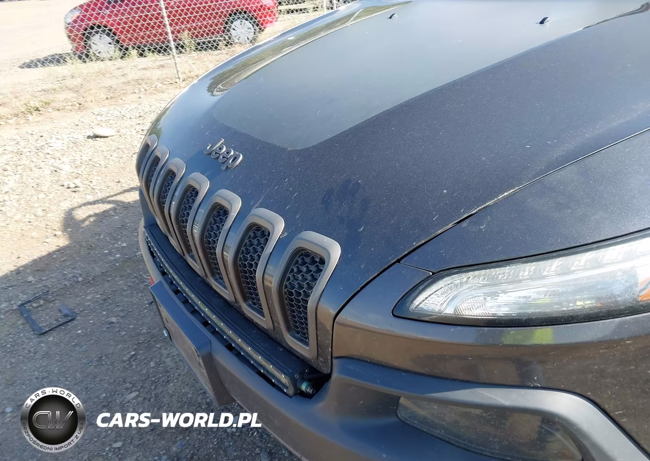 2015 Jeep Cherokee Trailhawk VIN:1C4PJMBS8FW735607 - 18
