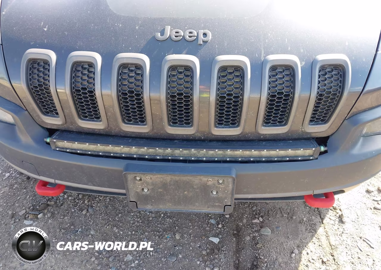 2015 Jeep Cherokee Trailhawk VIN:1C4PJMBS8FW735607 - 19